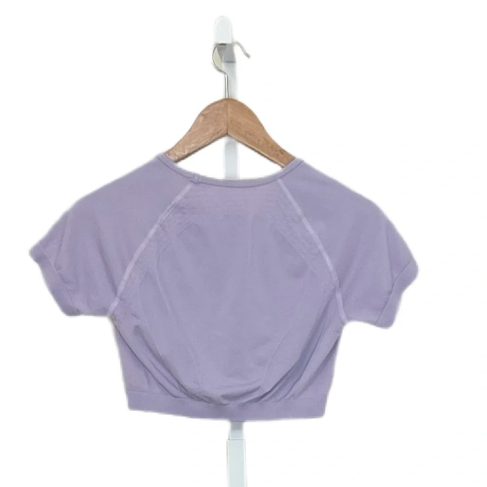 Alphalete Amplify Set with Leggings and Crop Top in Misty Lilac - Picture 6 of 14